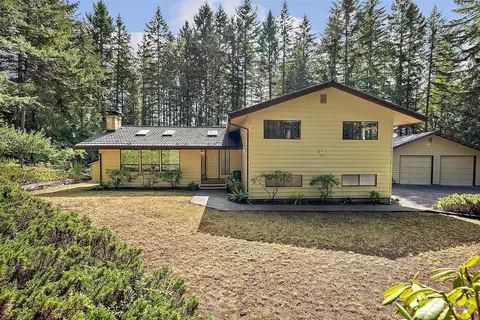 5880 SE Mullenix Rd, Port Orchard, WA 98367