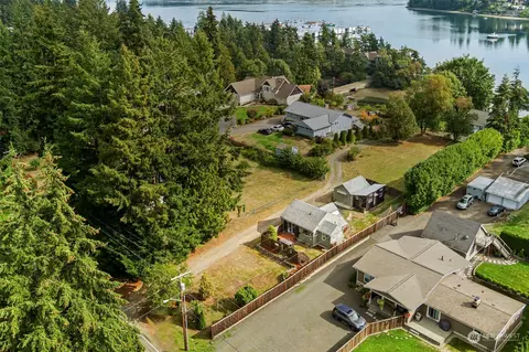 2450 Rocky Point Rd NW, Bremerton, WA 98312
