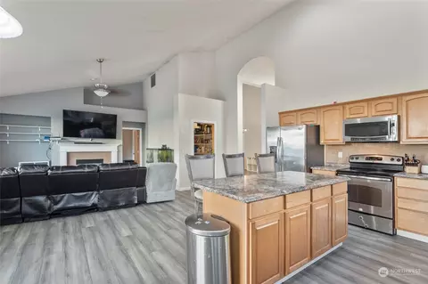 Kitchen - 805 Williams St NW, Orting, WA 98360 photo 4 of 4