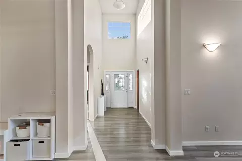 Entry Way - 805 Williams St NW, Orting, WA 98360 photo 2 of 4