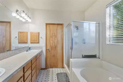 Bath - 805 Williams St NW, Orting, WA 98360 photo 1 of 4