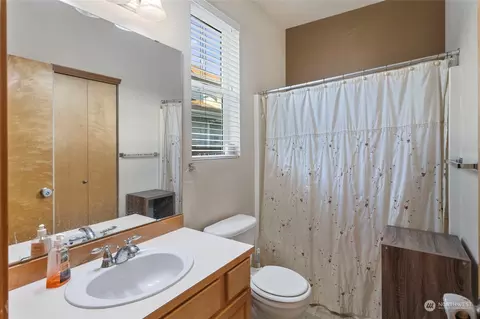 Bath - 805 Williams St NW, Orting, WA 98360 photo 3 of 4