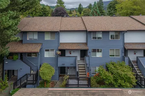 260 Newport Way NW #C-17, Issaquah, WA 98027