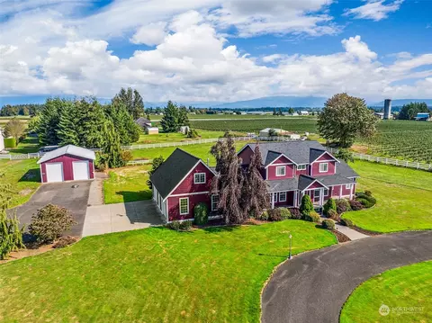 6820 Tranquil Ln, Lynden, WA 98264