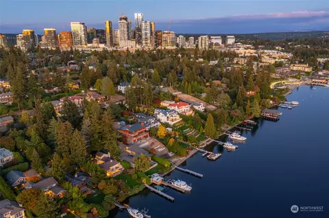 9525 Lake Washington Blvd NE, Bellevue, WA 98004