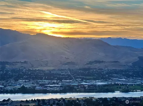 788 NE Tyler Pl, East Wenatchee, WA 98802