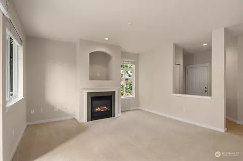 3500 E Lake Sammamish Pkwy #1-204, Sammamish, WA 98075