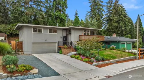 34 151st Pl NE, Bellevue, WA 98007
