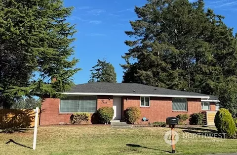 620 SE Ireland St, Oak Harbor, WA 98277