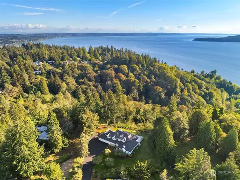 617 SW 201st St, Normandy Park, WA 98166
