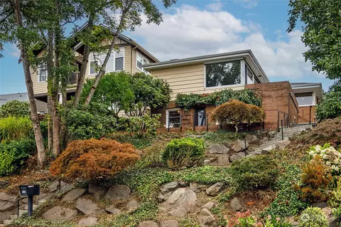 3816 42nd Ave NE, Seattle, WA 98105