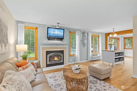Living - 23011 13th Pl W, Bothell, WA 98021 photo 2 of 3