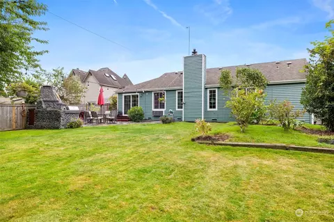 Exterior - 23011 13th Pl W, Bothell, WA 98021 photo 5 of 9