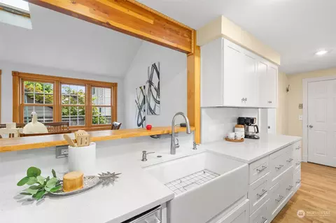 Kitchen - 23011 13th Pl W, Bothell, WA 98021 photo 3 of 4