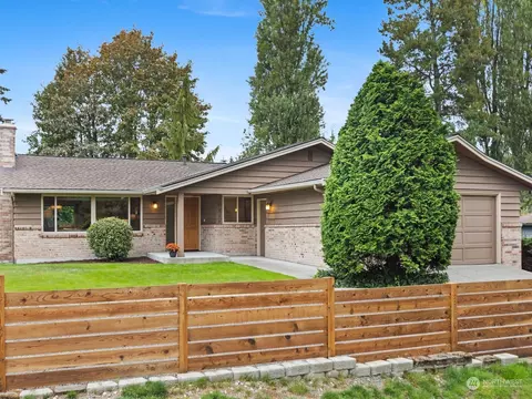1334 N 183rd St, Shoreline, WA 98133