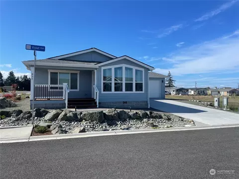 835 N Violet Ave, Sequim, WA 98382