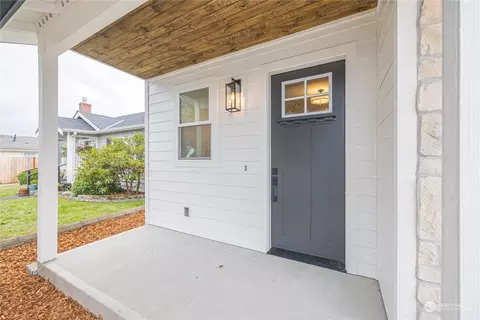 265 W Spruce St, Sequim, WA 98382 photo 3