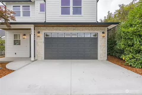 265 W Spruce St, Sequim, WA 98382 photo 2