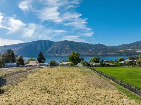 570 Boetzkes Ave, Manson, WA 98831
