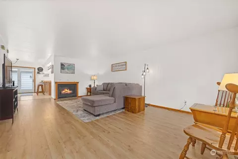112 W 2nd St #E, Everson, WA 98247 photo 12