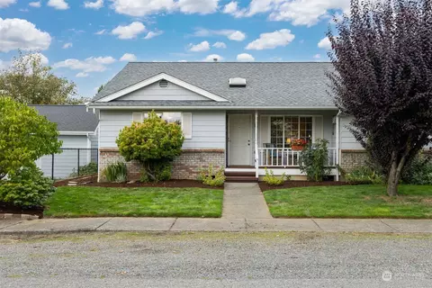 112 W 2nd St #E, Everson, WA 98247 photo 2