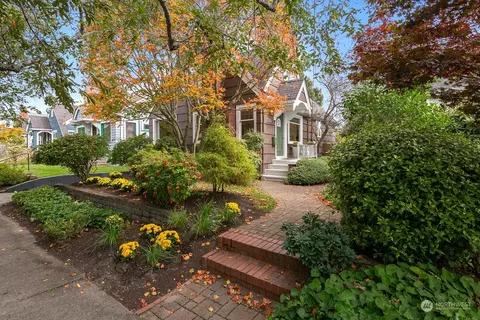 7704 9th Ave NW, Seattle, WA 98117