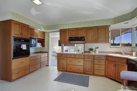 829 Laurel Way, Edmonds, WA 98020 photo 11