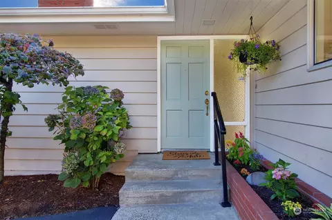 829 Laurel Way, Edmonds, WA 98020 photo 3