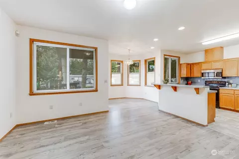 201 207th St E, Spanaway, WA 98387 photo 9