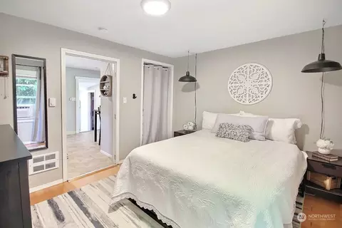Bedroom - 1959 Division St, Enumclaw, WA 98022 photo 1 of 2