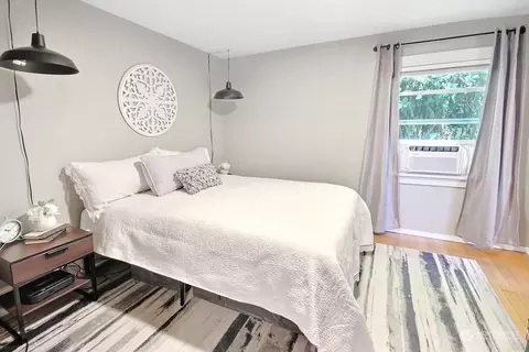 Bedroom - 1959 Division St, Enumclaw, WA 98022 photo 2 of 2