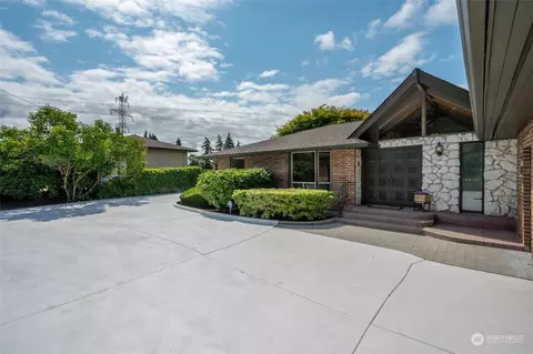 11011 SE 295th St, Auburn, WA 98092
