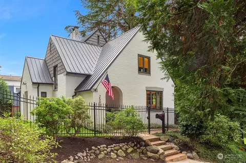 2500 Lake Park Dr S, Seattle, WA 98144