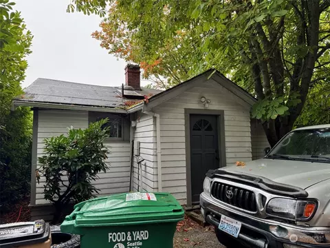 2542 30th Ave W, Seattle, WA 98119