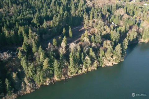 18 Edge Water Dr, Cathlamet, WA 98612