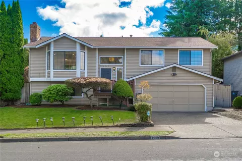 2719 NE 4th Ct, Renton, WA 98056