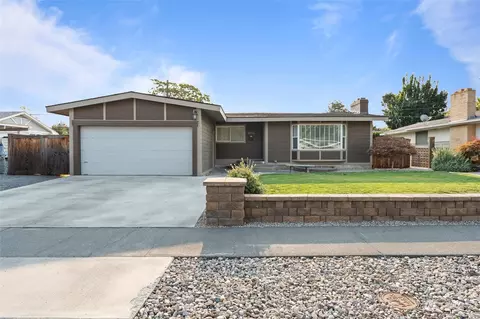 2109 S Crestmont Dr, Moses Lake, WA 98837