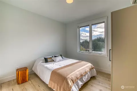 Bedroom - 231 Madrona St #2, Eastsound, WA 98245 photo 2 of 5
