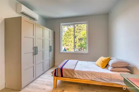 Bedroom - 231 Madrona St #2, Eastsound, WA 98245 photo 5 of 5