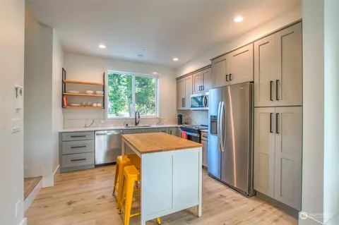 Kitchen - 231 Madrona St #2, Eastsound, WA 98245 photo 2 of 2