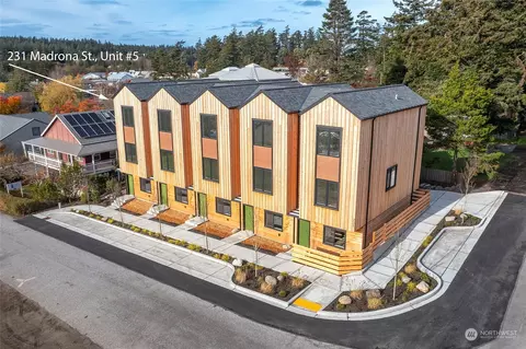 Exterior - 231 Madrona St #5, Eastsound, WA 98245 photo 3 of 3