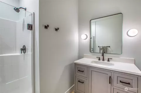 Bath - 231 Madrona St #5, Eastsound, WA 98245 photo 3 of 4