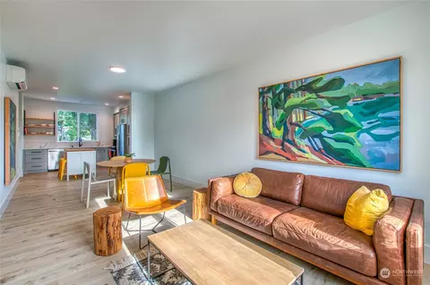 Living - 231 Madrona St #5, Eastsound, WA 98245 photo 1 of 2