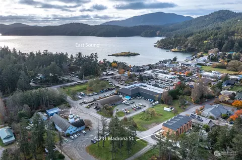View/Area - 231 Madrona St #5, Eastsound, WA 98245 photo 6 of 7