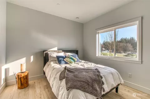 Bedroom - 231 Madrona St #5, Eastsound, WA 98245 photo 1 of 3