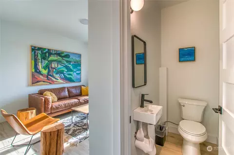 Bath - 231 Madrona St #5, Eastsound, WA 98245 photo 2 of 4