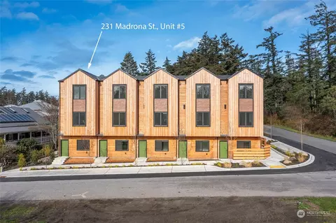 Exterior - 231 Madrona St #5, Eastsound, WA 98245 photo 2 of 3