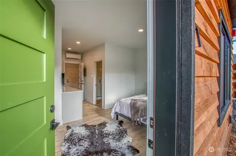 Entry Way - 231 Madrona St #5, Eastsound, WA 98245 photo 2 of 4