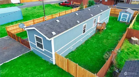 1006 NW Mill St, Winlock, WA 98596