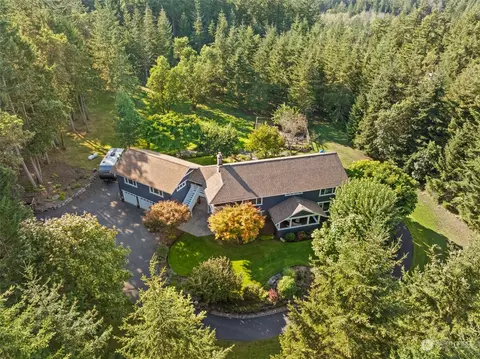 1055 Neah Dr, Fox Island, WA 98333